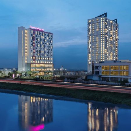 Favehotel Karawang Exterior photo