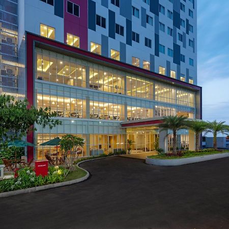 Favehotel Karawang Exterior photo