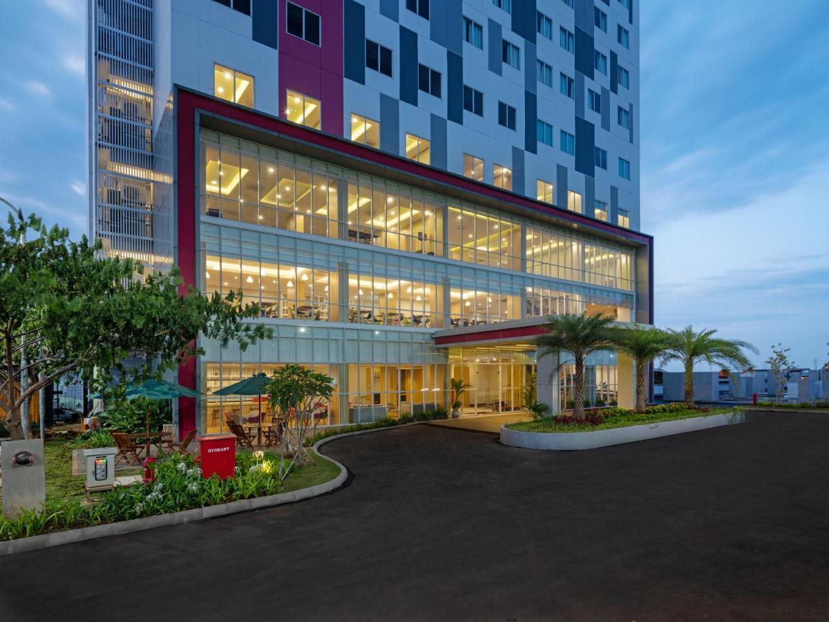 Favehotel Karawang Exterior photo